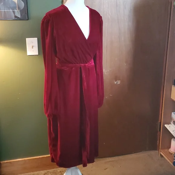 alexia admor red dress Quinn Dress